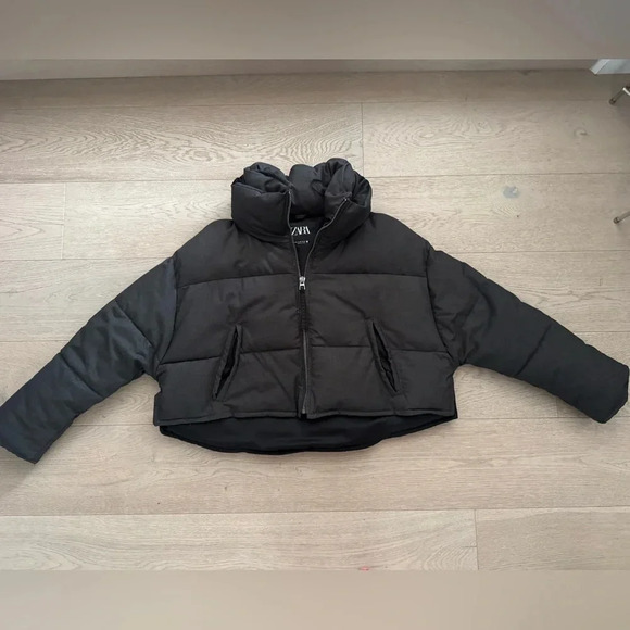 Zara woman’s high neck, cropped bomber/puffer jacket (oversized) 
Size XS - Picture 6 of 10